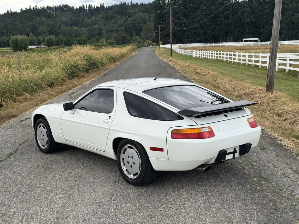 1989 Porsche 928 S4 - Image 12 of 31
