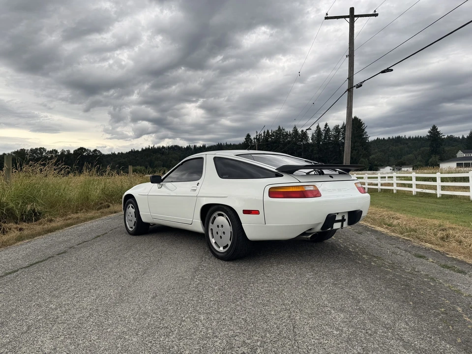 1989 Porsche 928 S4 - Image 13 of 31