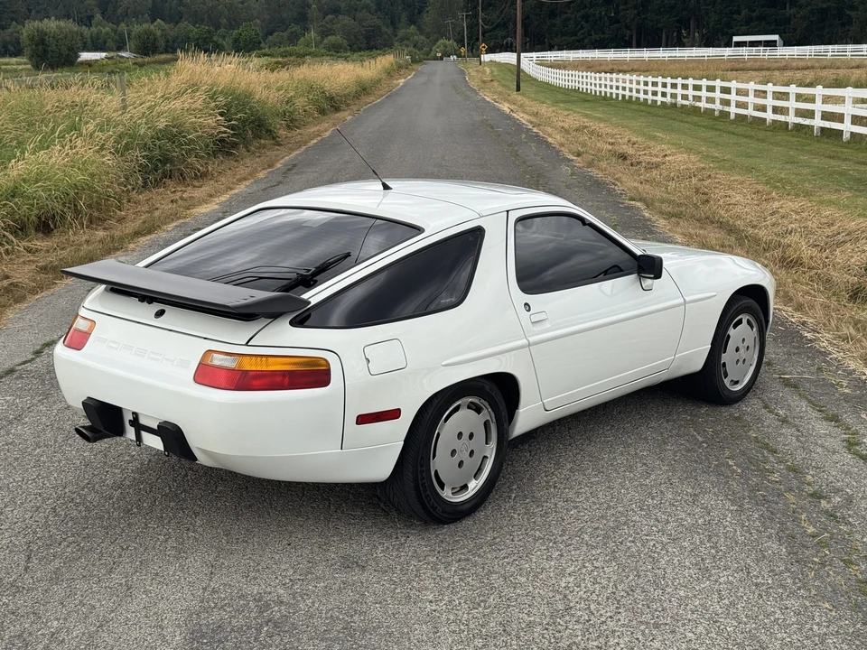 1989 Porsche 928 S4 - Image 9 of 31