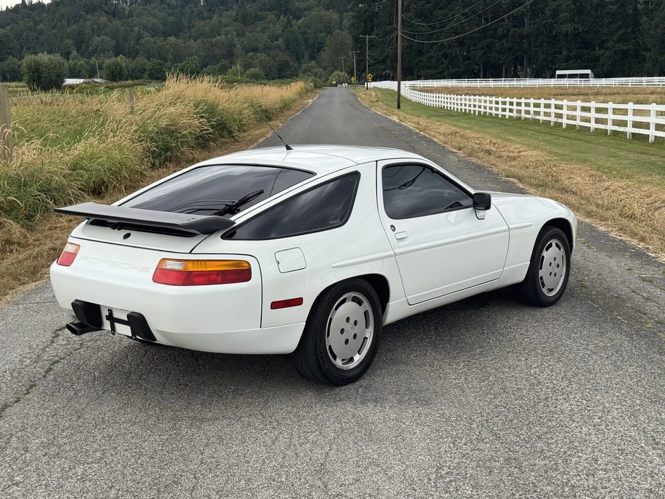 1989 Porsche 928 S4 - Image 8 of 31