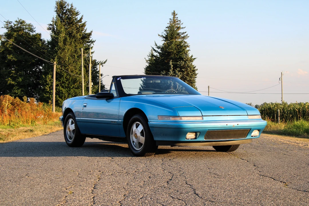 1990 Buick Reatta - Image 6 of 31