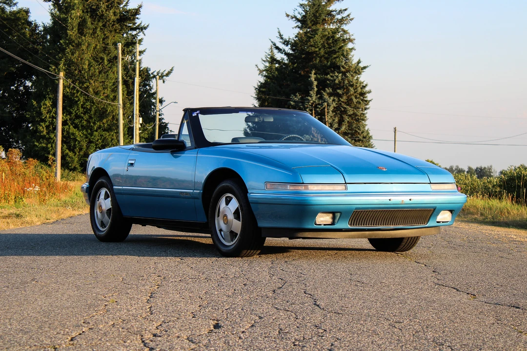 1990 Buick Reatta - Image 7 of 31