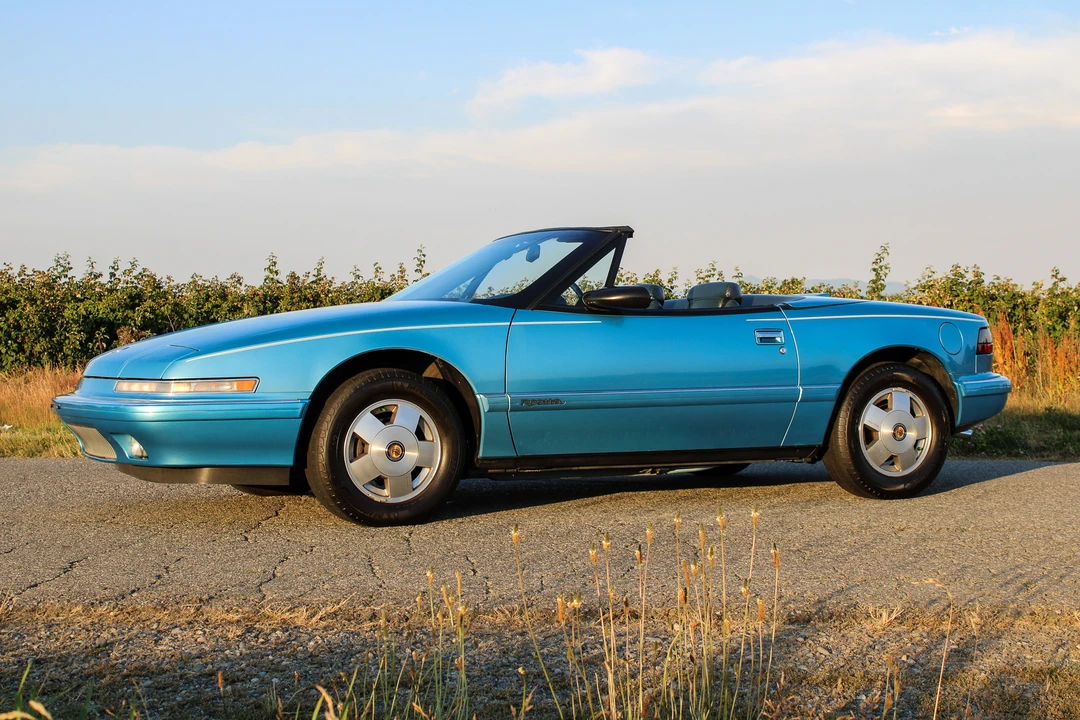 1990 Buick Reatta - Image 26 of 31