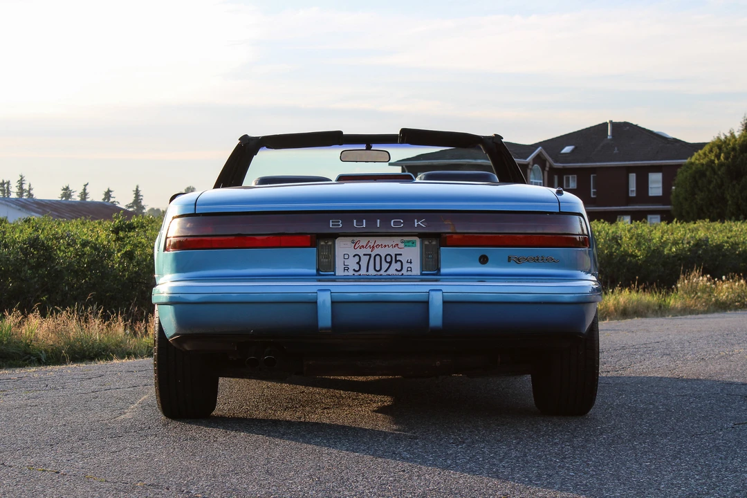1990 Buick Reatta - Image 22 of 31