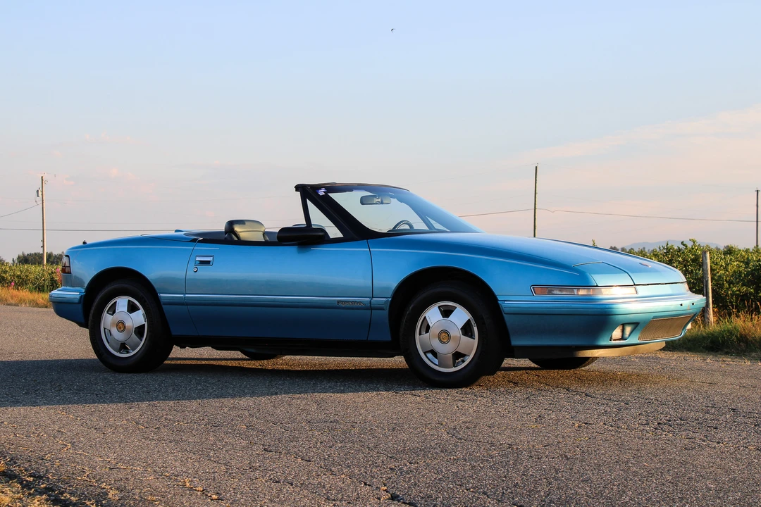 1990 Buick Reatta - Image 11 of 31