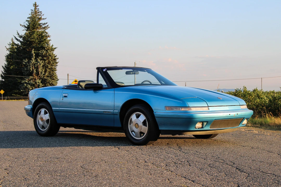 1990 Buick Reatta - Image 8 of 31