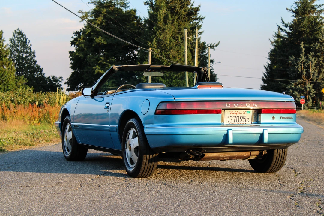 1990 Buick Reatta - Image 23 of 31