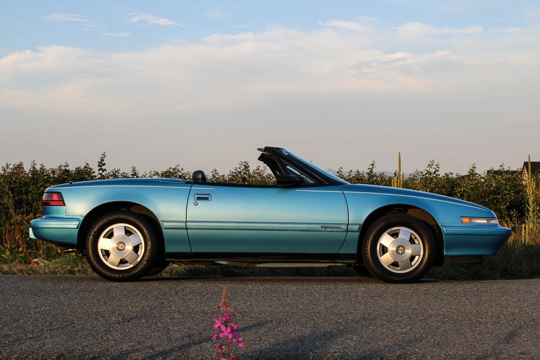 1990 Buick Reatta - Image 14 of 31