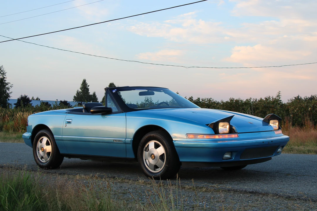 1990 Buick Reatta - Image 9 of 31