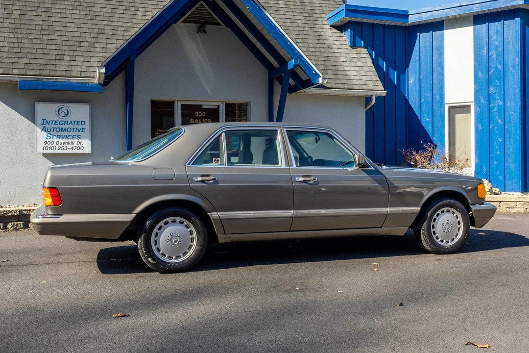 1991 Mercedes-Benz W126 S-Class Sedan - Image 11 of 31