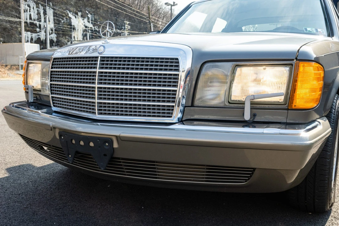 1991 Mercedes-Benz W126 S-Class Sedan - Image 30 of 31
