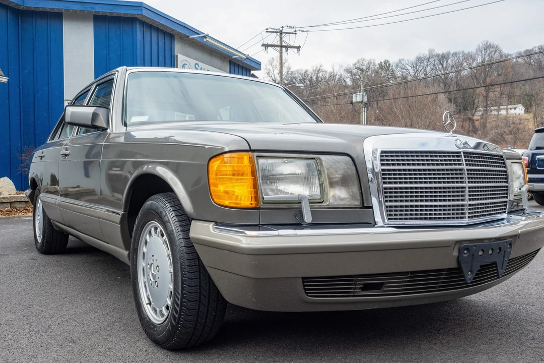 1991 Mercedes-Benz W126 S-Class Sedan - Image 26 of 31