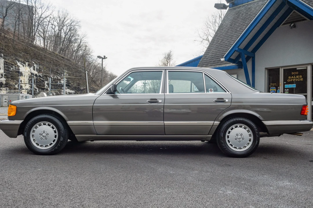 1991 Mercedes-Benz W126 S-Class Sedan - Image 19 of 31