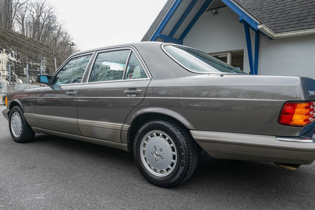 1991 Mercedes-Benz W126 S-Class Sedan - Image 20 of 31