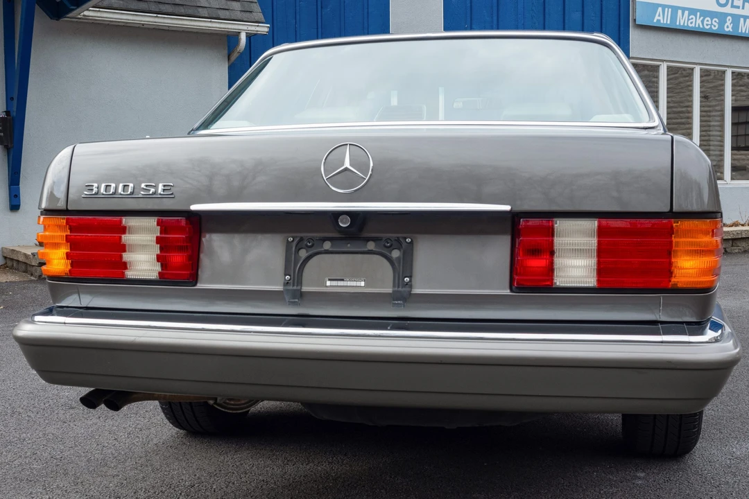1991 Mercedes-Benz W126 S-Class Sedan - Image 23 of 31