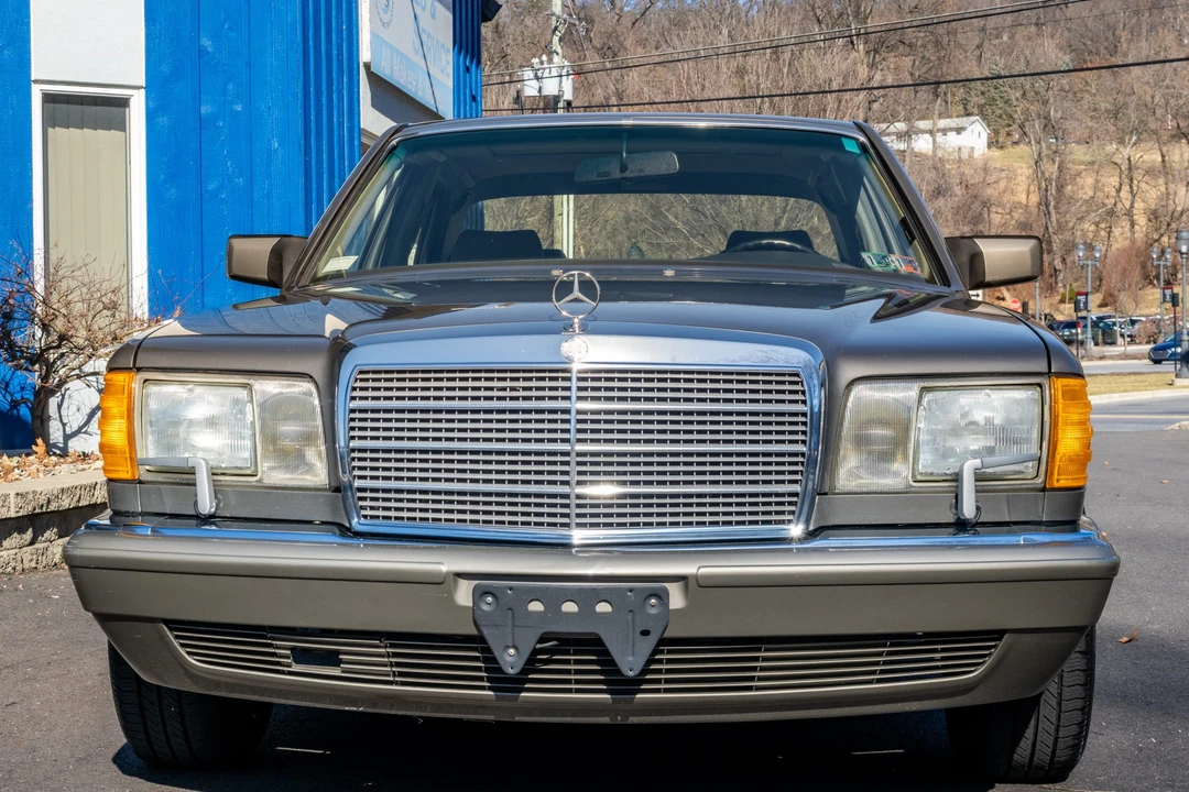 1991 Mercedes-Benz W126 S-Class Sedan - Image 3 of 31