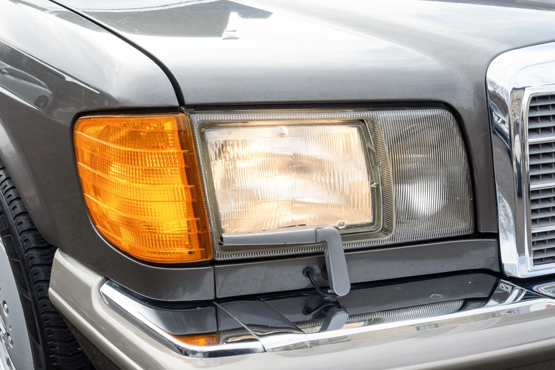 1991 Mercedes-Benz W126 S-Class Sedan - Image 27 of 31
