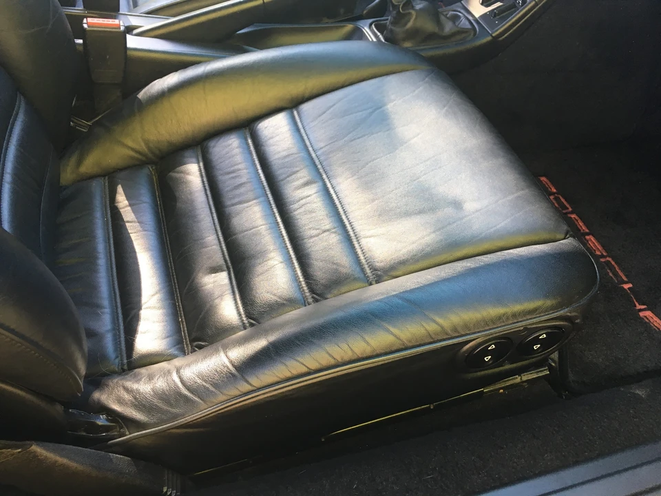 1991 Porsche 964 Carrera 4 - Image 27 of 31