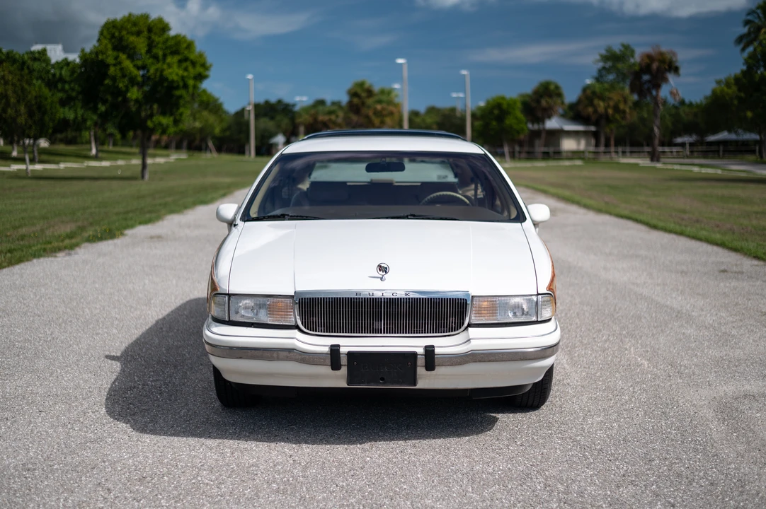 1992 Buick Roadmaster - Image 7 of 31