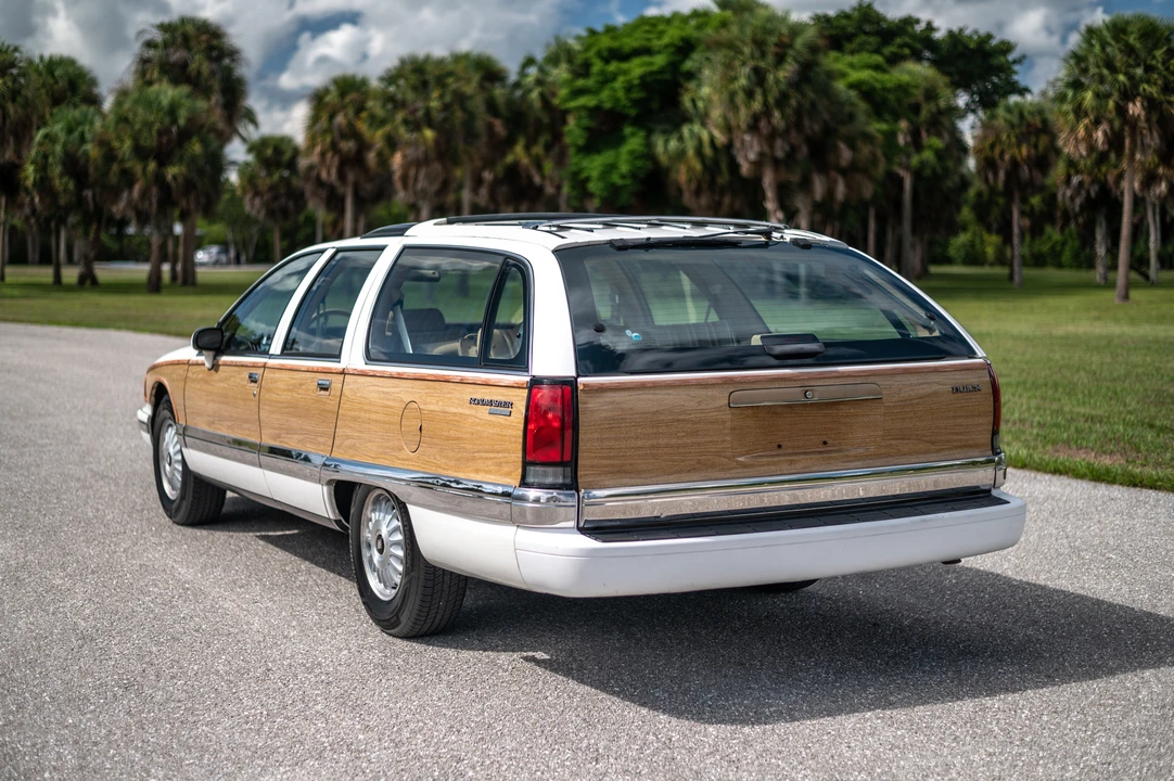 1992 Buick Roadmaster - Image 25 of 31