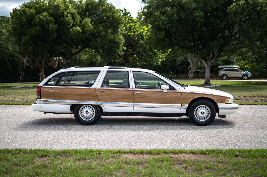 1992 Buick Roadmaster - Image 16 of 31