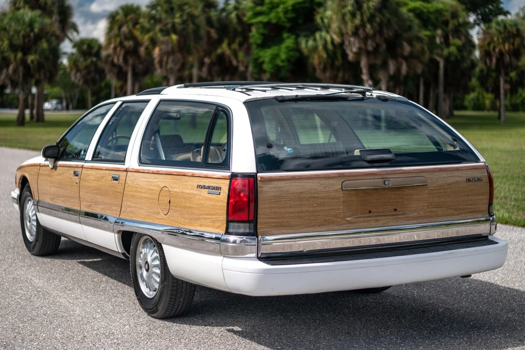 1992 Buick Roadmaster - Image 26 of 31