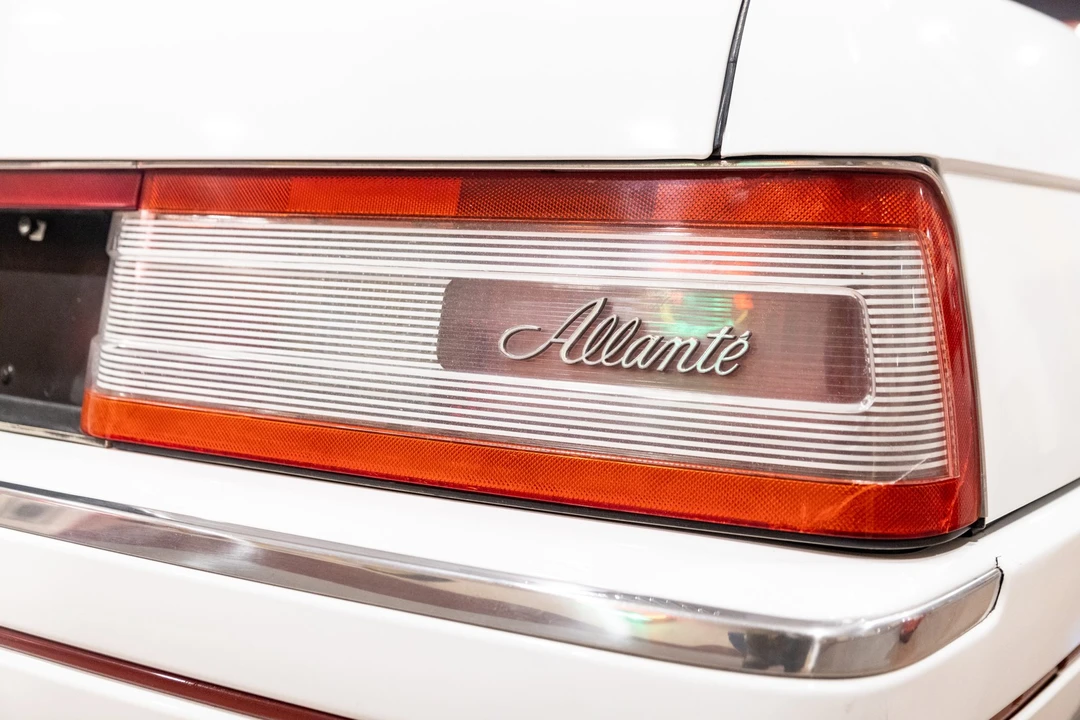 1992 Cadillac Allante - Image 26 of 31