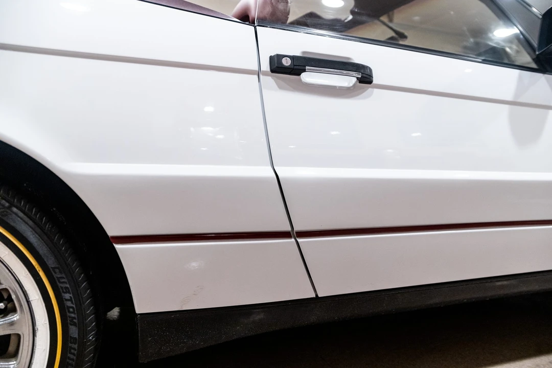 1992 Cadillac Allante - Image 24 of 31