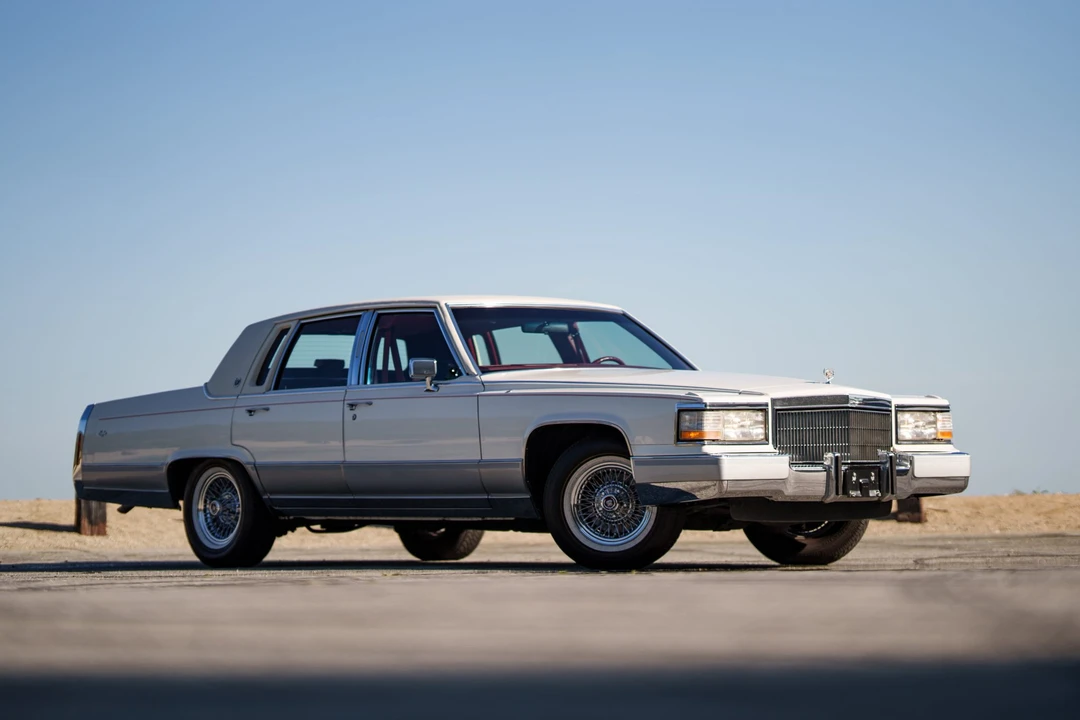 1992 Cadillac Brougham - Image 8 of 31