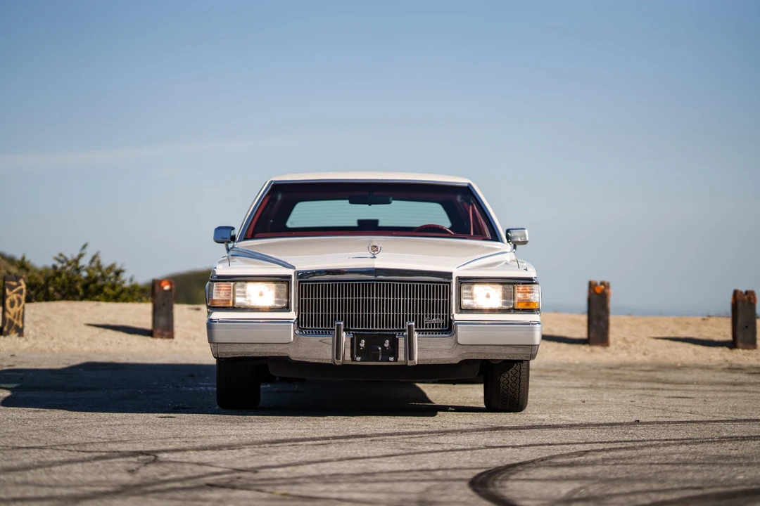1992 Cadillac Brougham - Image 3 of 31