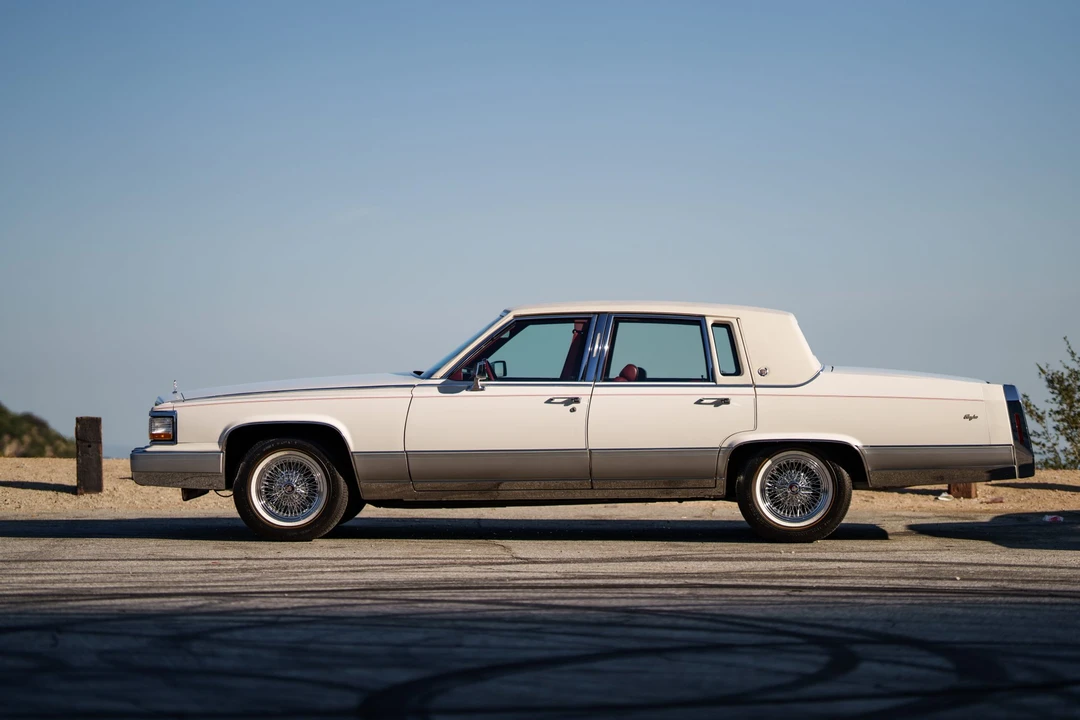 1992 Cadillac Brougham - Image 14 of 31
