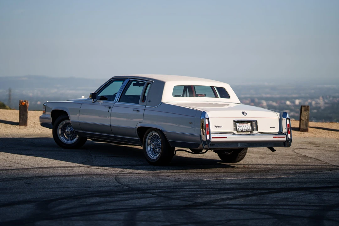 1992 Cadillac Brougham - Image 12 of 31