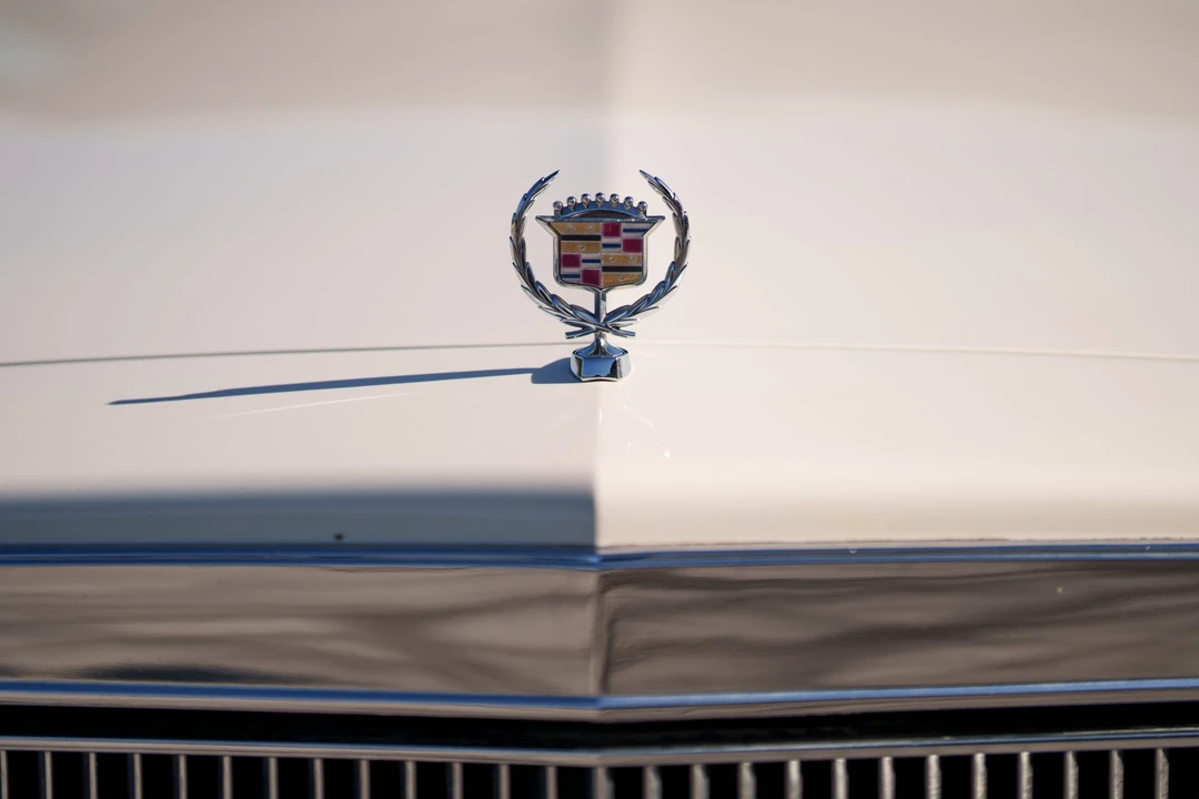1992 Cadillac Brougham - Image 26 of 31