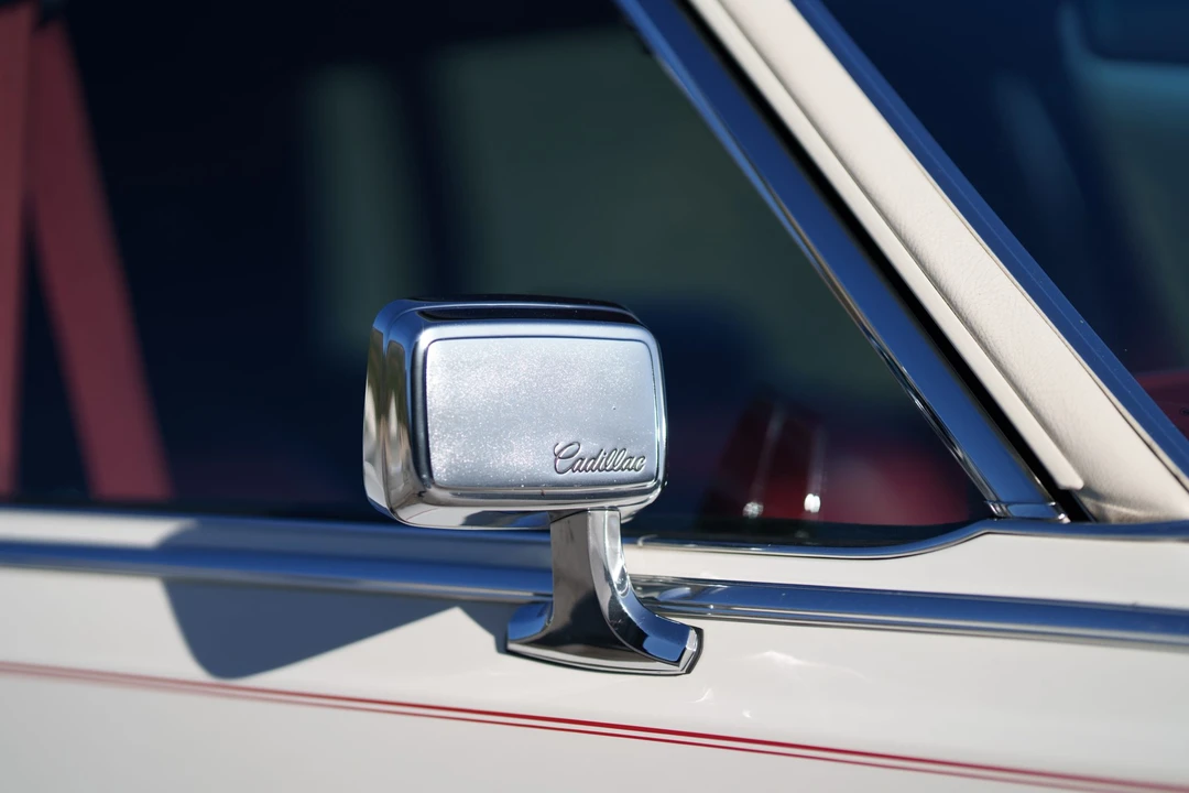 1992 Cadillac Brougham - Image 22 of 31