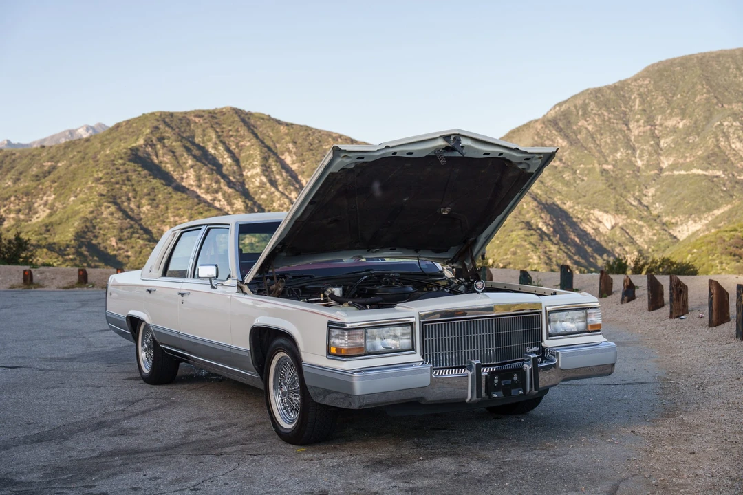 1992 Cadillac Brougham - Image 16 of 31