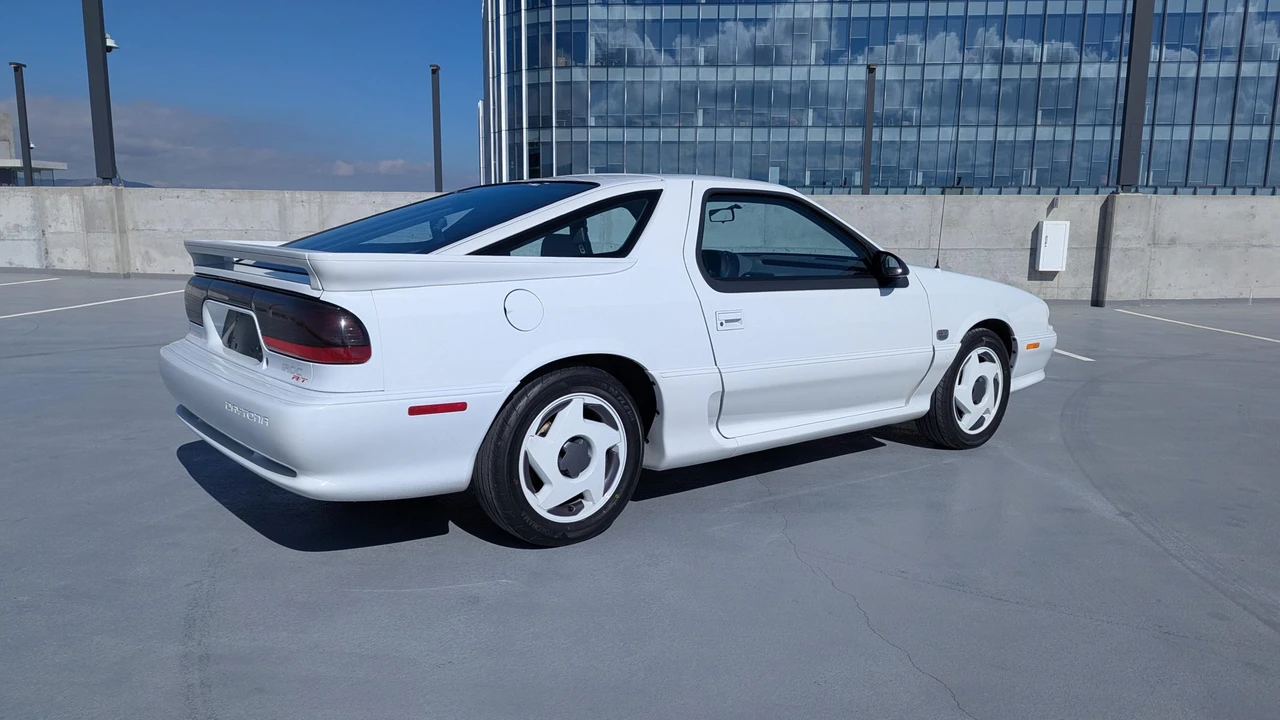 1992 Dodge Daytona - Image 20 of 31