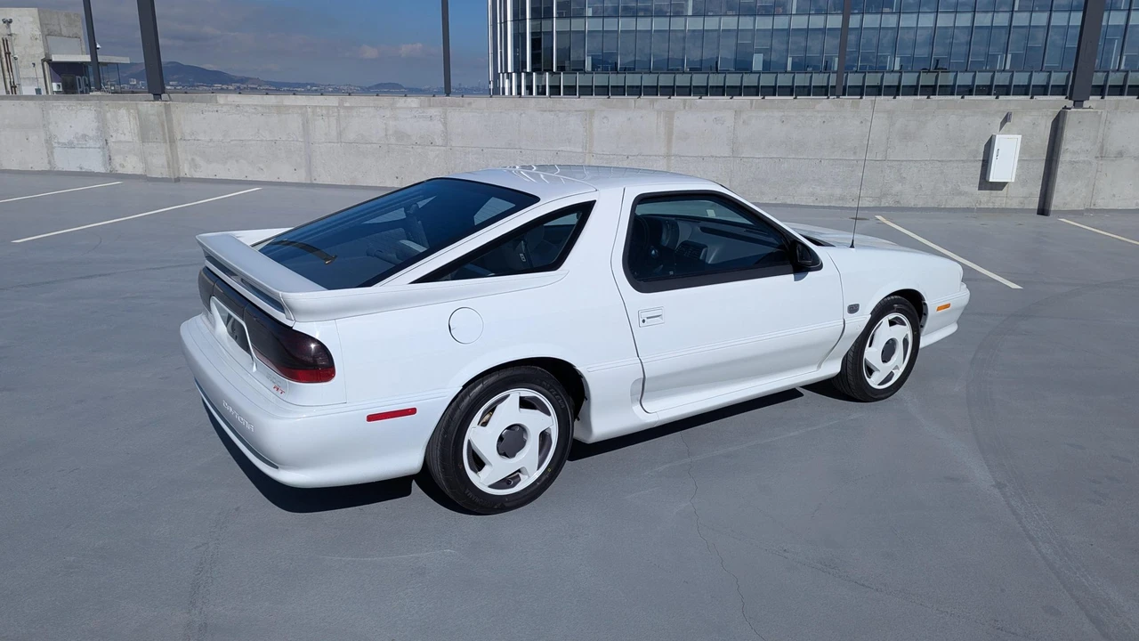 1992 Dodge Daytona - Image 19 of 31