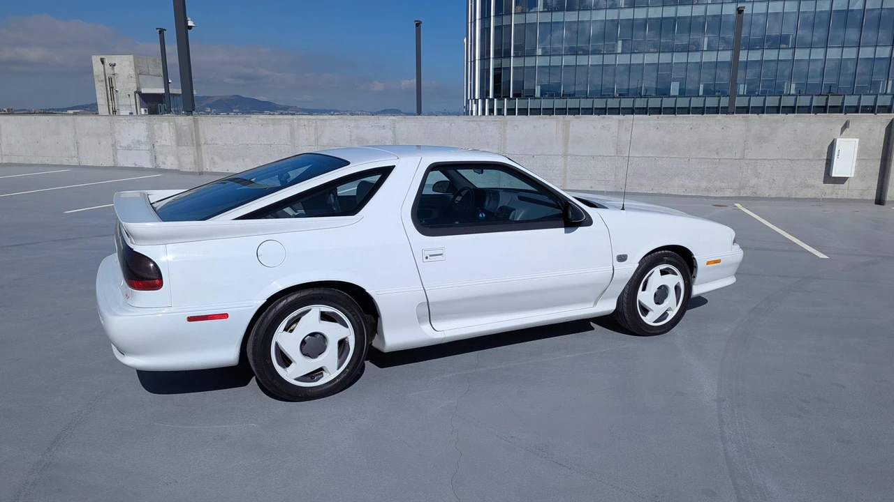 1992 Dodge Daytona - Image 18 of 31