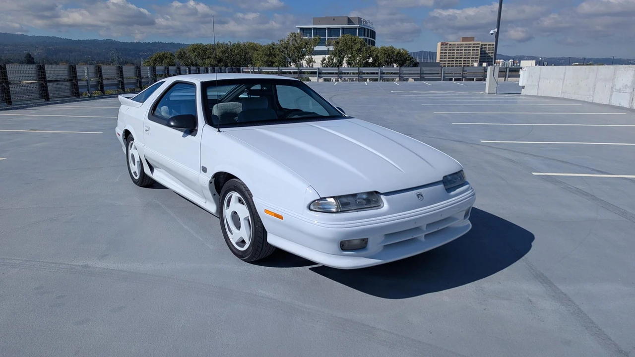 1992 Dodge Daytona - Image 11 of 31