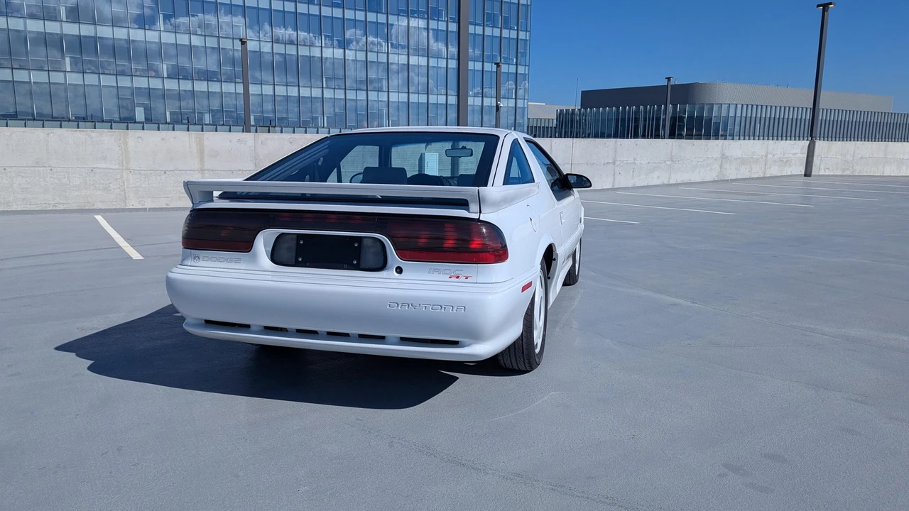 1992 Dodge Daytona - Image 23 of 31