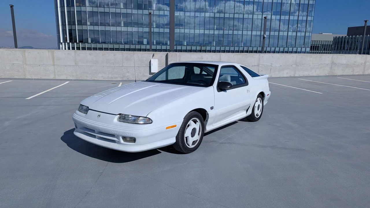 1992 Dodge Daytona - Image 4 of 31