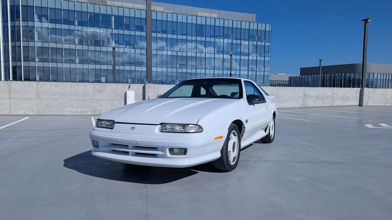 1992 Dodge Daytona - Image 6 of 31