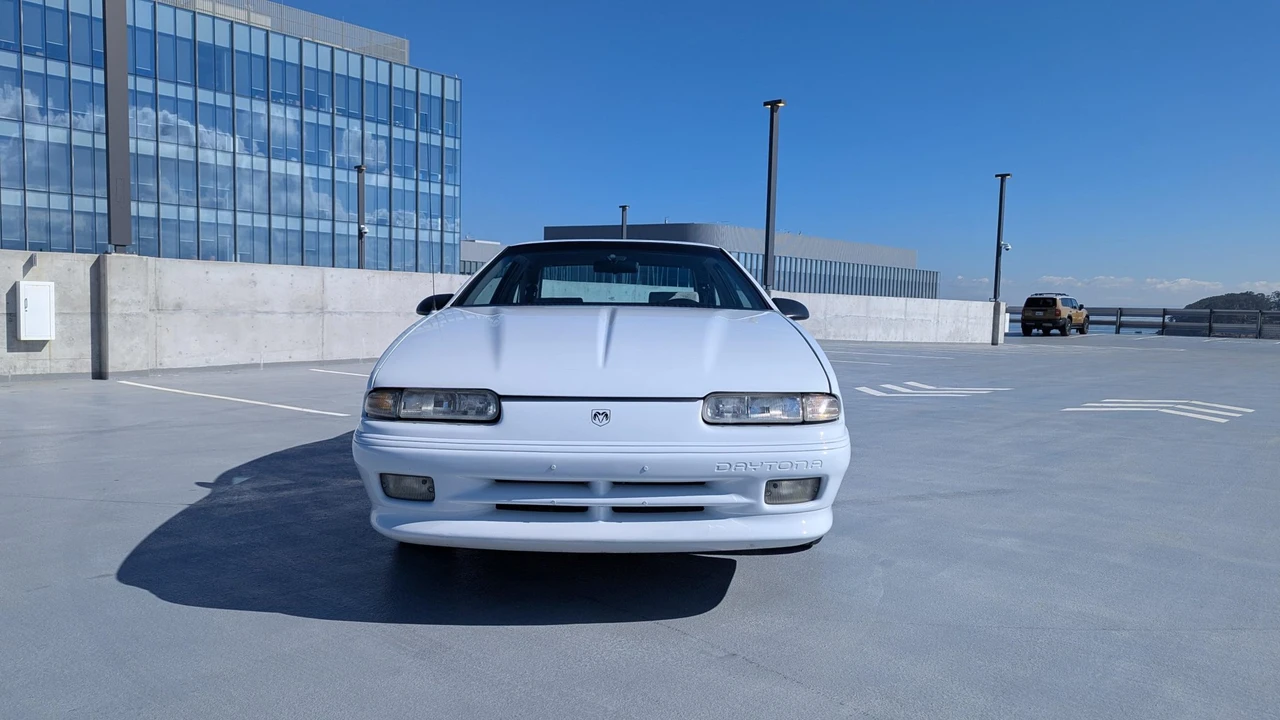 1992 Dodge Daytona - Image 7 of 31