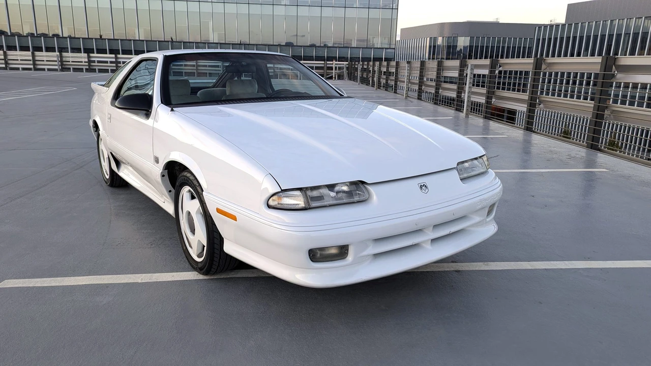 1992 Dodge Daytona - Image 10 of 31