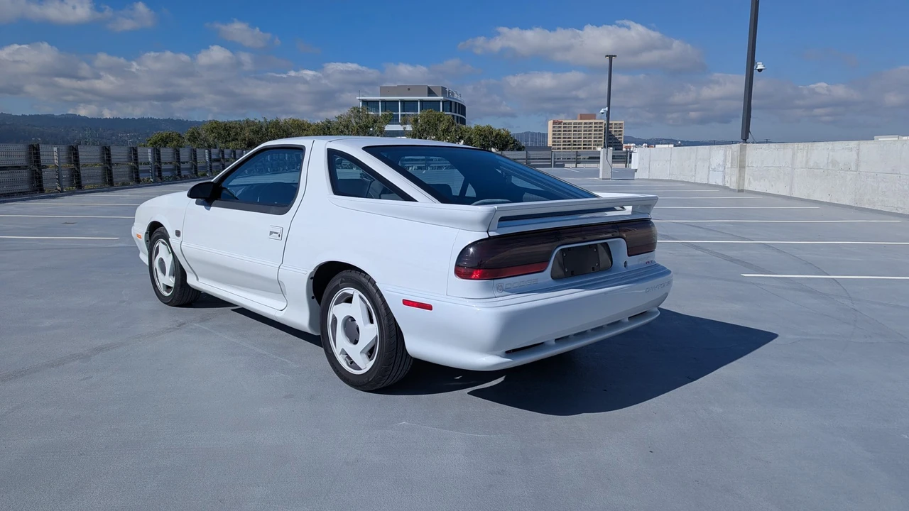 1992 Dodge Daytona - Image 29 of 31
