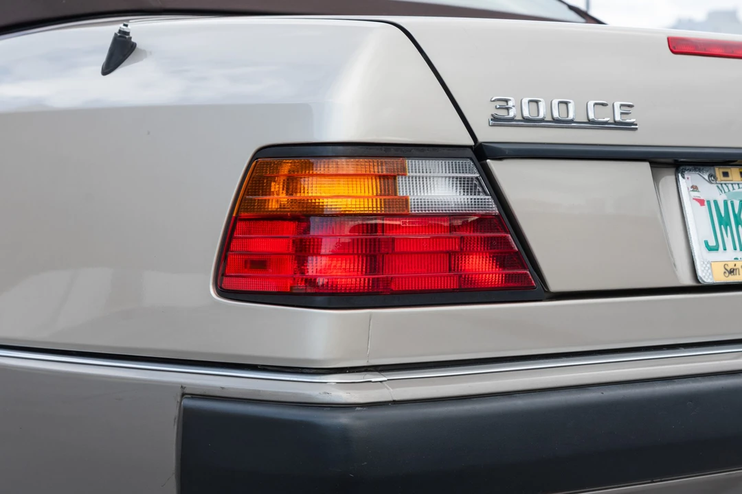 1993 Mercedes-Benz W124 E-Class - Image 15 of 31