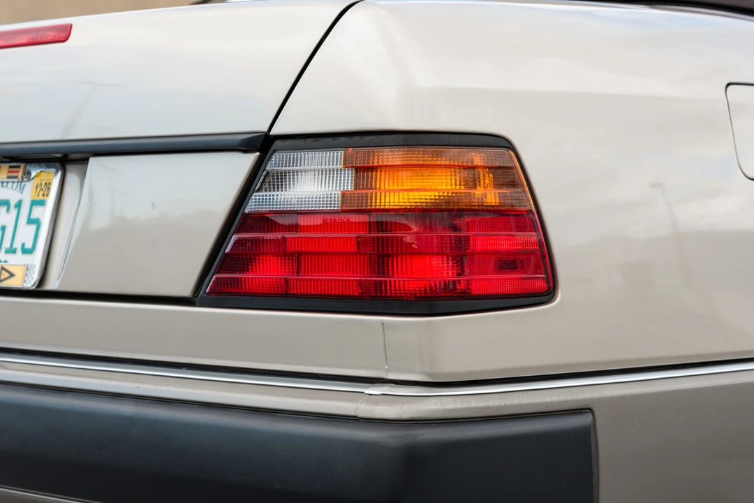 1993 Mercedes-Benz W124 E-Class - Image 16 of 31