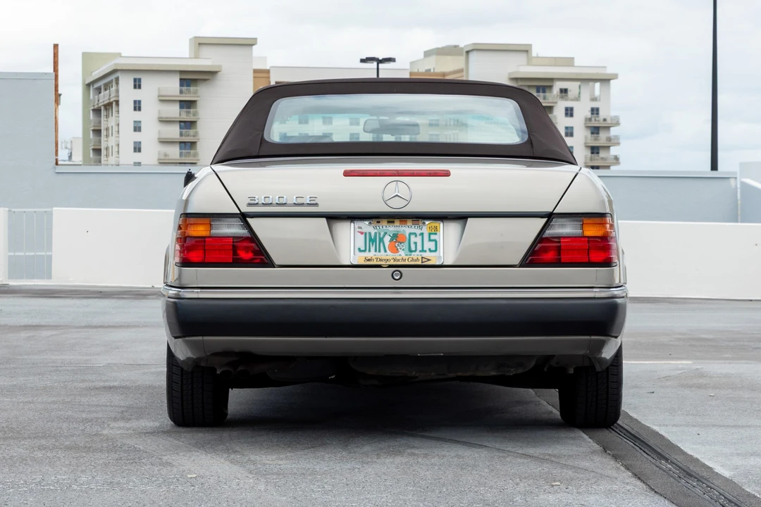 1993 Mercedes-Benz W124 E-Class - Image 4 of 31