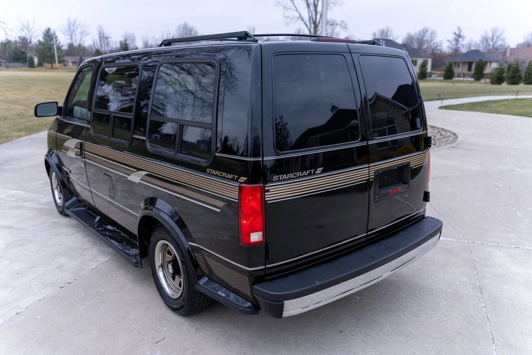 1994 GMC G-series Van - Image 10 of 31