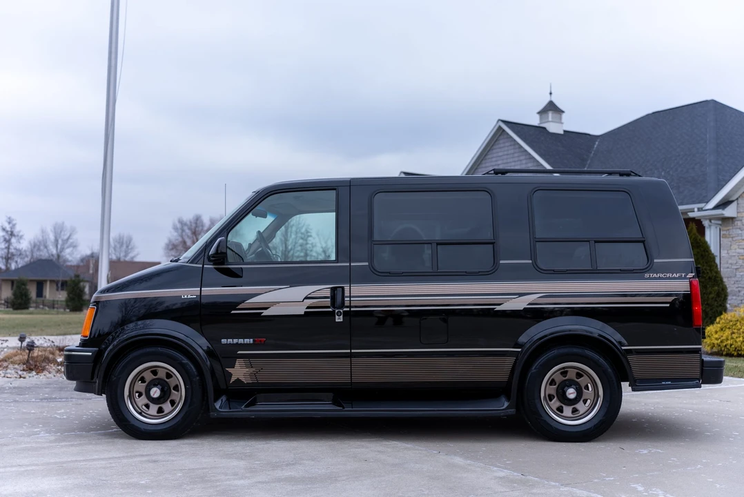 1994 GMC G-series Van - Image 8 of 31